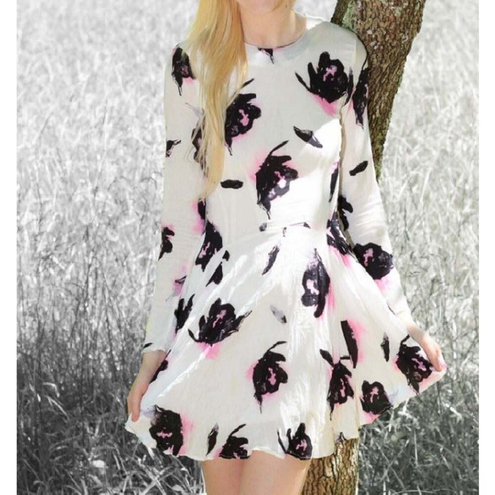 H&M, Loose pointed dress, Zipper detail on the back - Size 10